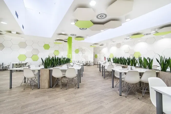 Pronájem kanceláře, Praha - Karlín, Ke Štvanici, 570 m2