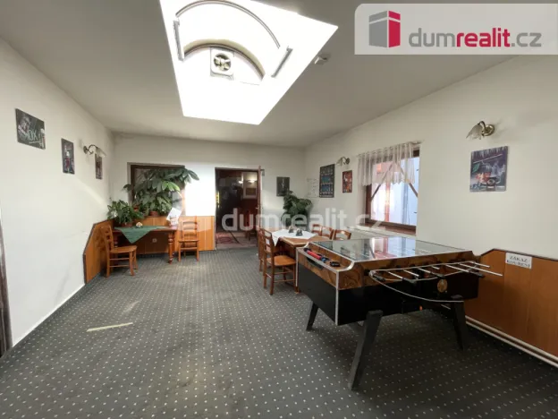 Pronájem komerční nemovitosti, Opava - Město, Ostrožná, 281 m2