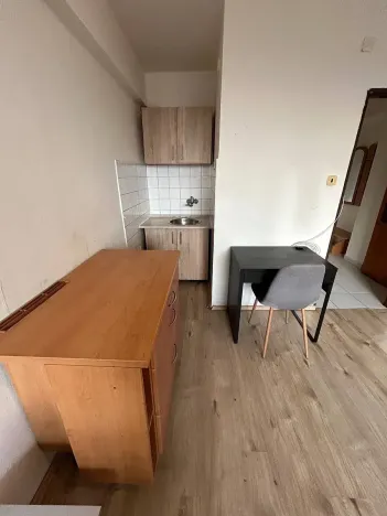 Pronájem bytu 1+kk, Praha - Radotín, Vrážská, 27 m2
