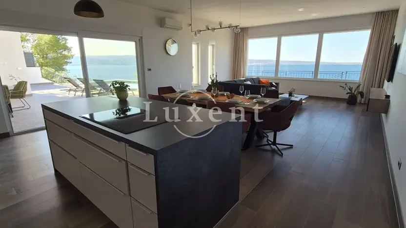 Prodej vily, Omiš, Chorvatsko, 240 m2