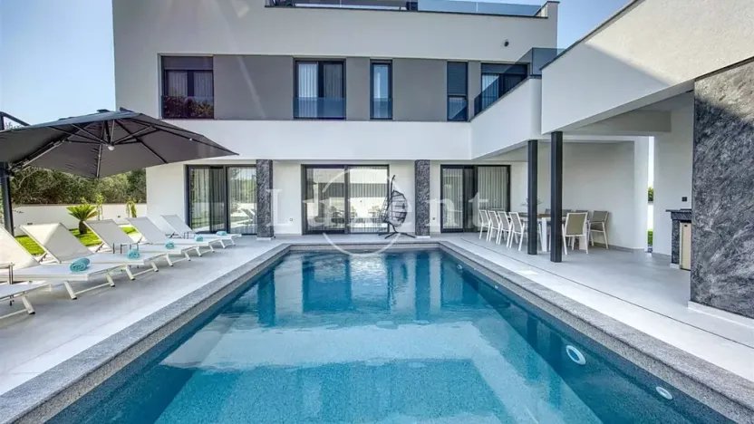 Prodej vily, Zadar, Chorvatsko, 234 m2