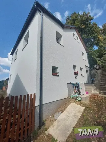 Prodej rodinného domu, Jenišovice, 155 m2