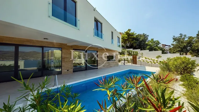 Prodej vily, Trogir, Chorvatsko, 326 m2