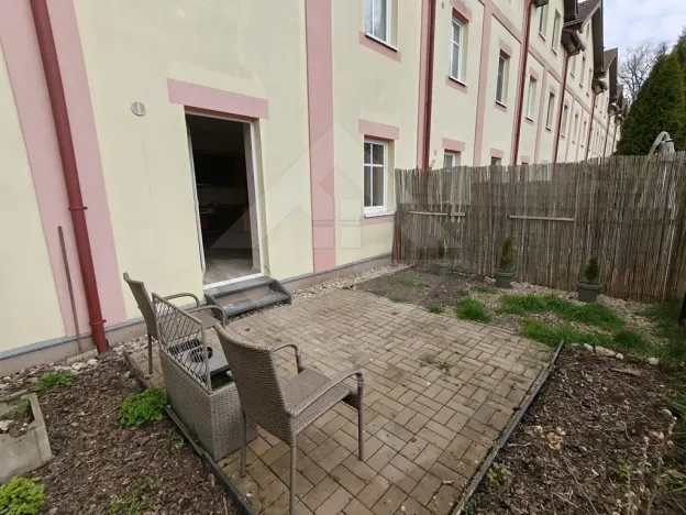 Pronájem bytu 1+kk, Milovice, Kaštanová, 36 m2