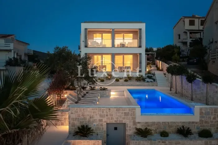 Prodej vily, Rogoznica, Chorvatsko, 675 m2