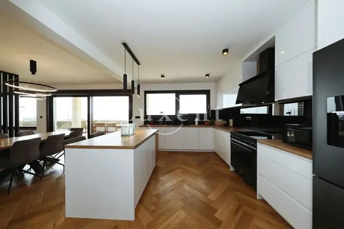 Prodej vily, Zadar, Chorvatsko, 380 m2