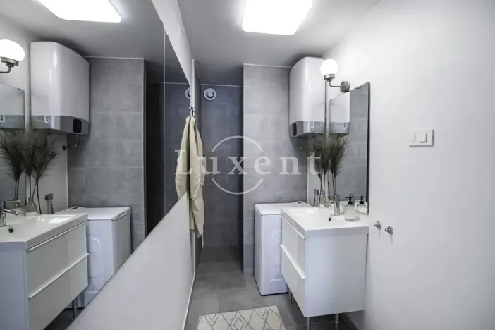 Prodej bytu 3+kk, Rogoznica, Chorvatsko, 74 m2