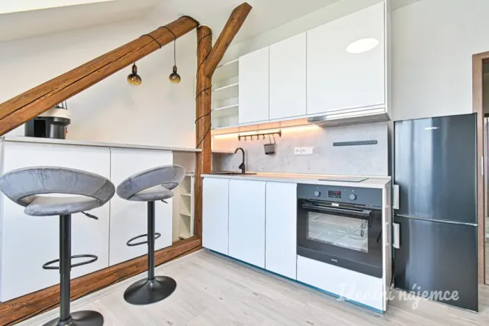 Pronájem bytu 1+kk, Brno - Královo Pole, Slovinská, 23 m2