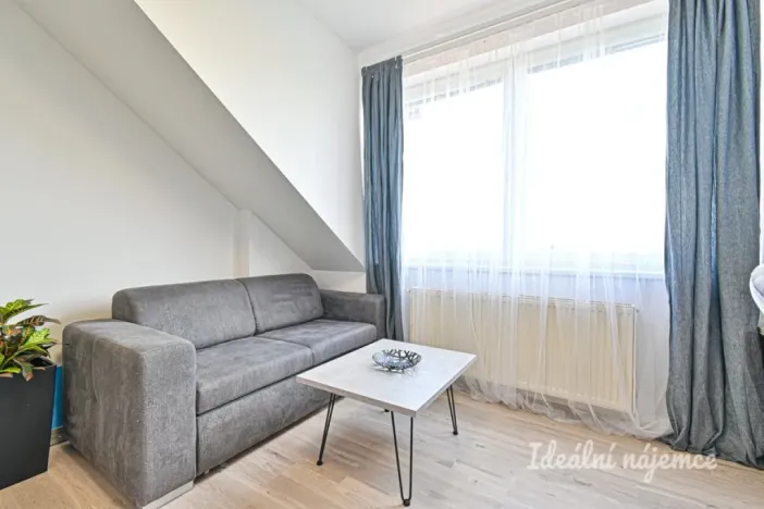 Pronájem bytu 1+kk, Brno - Královo Pole, Slovinská, 23 m2