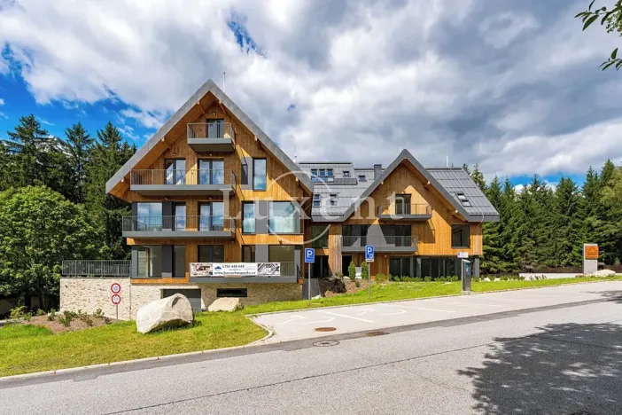 Prodej obchodního prostoru, Harrachov, 108 m2