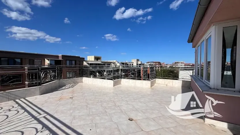 Prodej bytu 6+kk a větší, Pomorie, Bulharsko, 176 m2