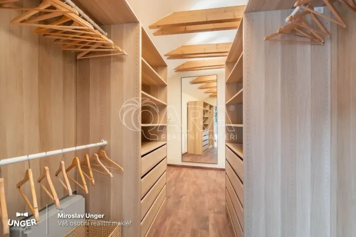 Prodej rodinného domu, Loděnice, 192 m2