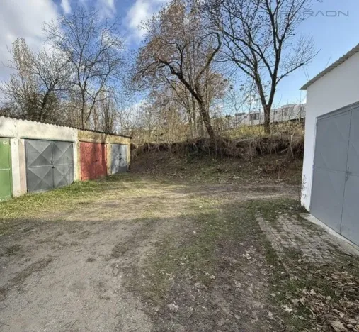 Pronájem garáže, Praha - Dejvice, Generála Píky, 14 m2