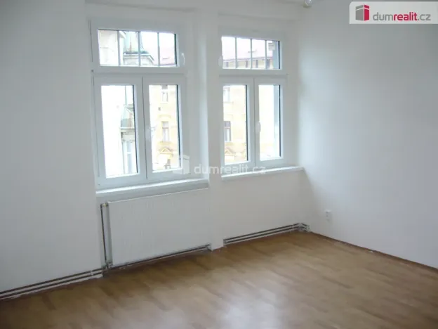 Pronájem bytu 3+1, Děčín - Děčín IV-Podmokly, Revoluční nám., 98 m2