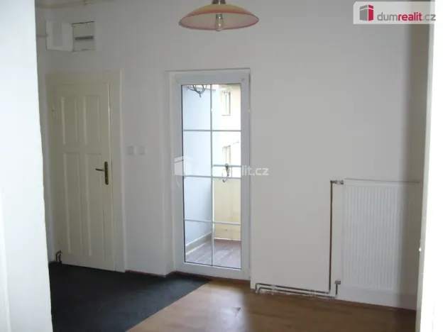 Pronájem bytu 3+1, Děčín - Děčín IV-Podmokly, Revoluční nám., 98 m2