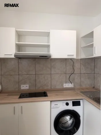 Pronájem bytu 1+kk, Karlovy Vary, Sokolovská, 24 m2