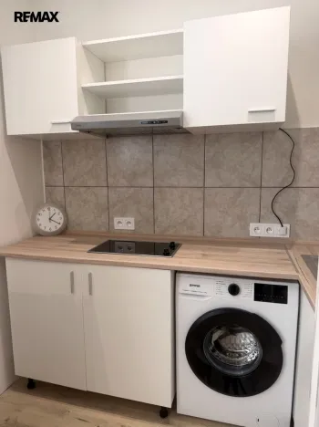 Pronájem bytu 1+kk, Karlovy Vary, Sokolovská, 24 m2