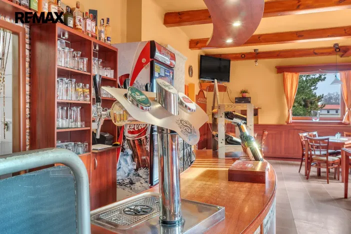 Pronájem restaurace, Hořice, Čechova, 340 m2