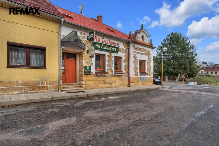 Pronájem restaurace, Hořice, Čechova, 340 m2