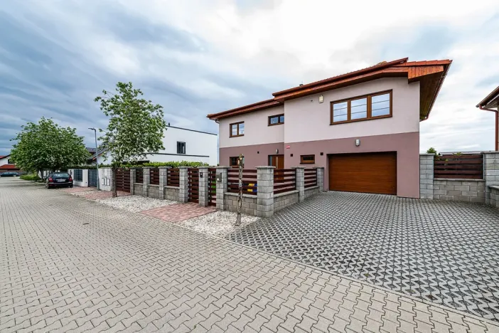 Pronájem rodinného domu, Horoměřice, Rabochova, 250 m2