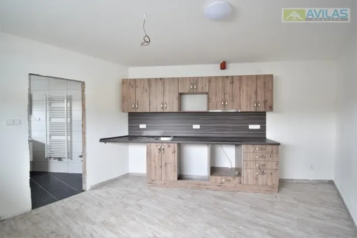 Pronájem obchodního prostoru, Týnec nad Sázavou, K Lesíku, 108 m2