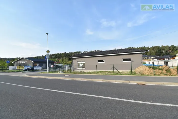 Pronájem obchodního prostoru, Týnec nad Sázavou, K Lesíku, 108 m2