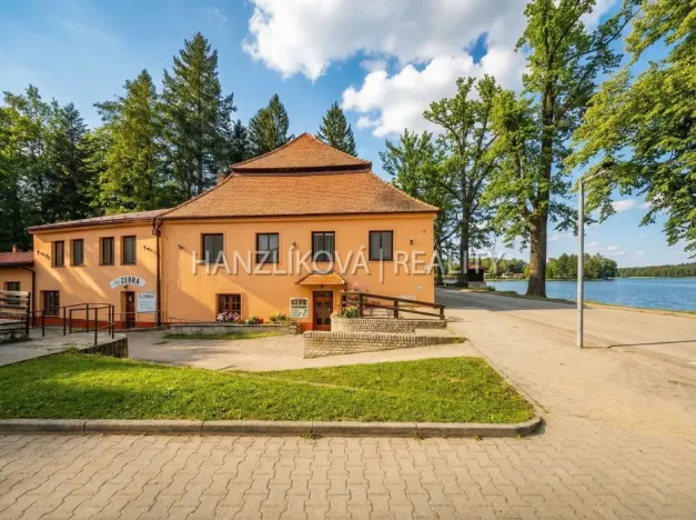 Prodej ubytování, Chlum u Třeboně, Hejtmanská hráz, 1253 m2