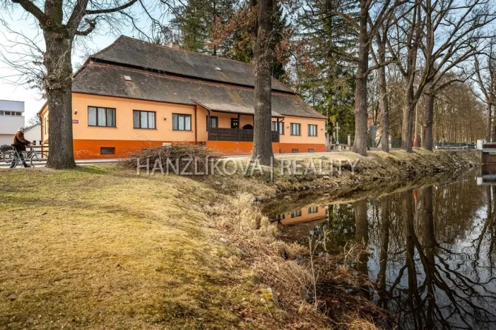 Prodej ubytování, Chlum u Třeboně, Hejtmanská hráz, 1253 m2