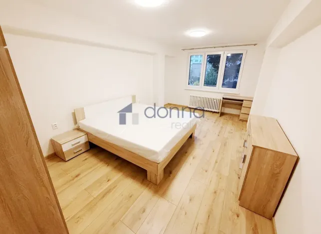 Pronájem bytu 2+1, Praha, Věšínova, 68 m2