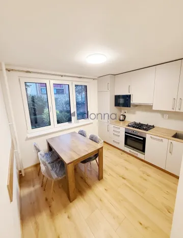 Pronájem bytu 2+1, Praha, Věšínova, 68 m2