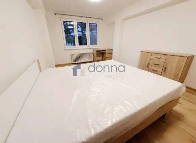 Pronájem bytu 2+1, Praha, Věšínova, 68 m2