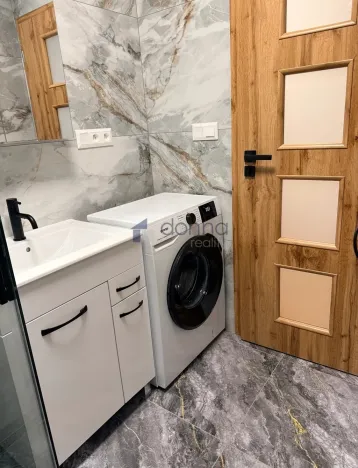 Pronájem bytu 2+1, Praha, Věšínova, 68 m2