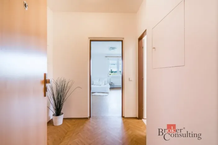 Prodej bytu 1+kk, Hradec Králové - Třebeš, Zborovská, 32 m2