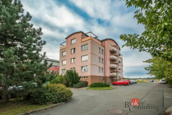 Prodej bytu 1+kk, Hradec Králové - Třebeš, Zborovská, 32 m2