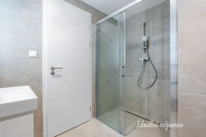 Pronájem bytu 1+kk, Praha - Hloubětín, Poděbradská, 40 m2
