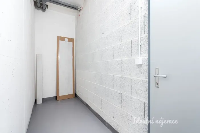 Pronájem bytu 1+kk, Praha - Hloubětín, Poděbradská, 40 m2