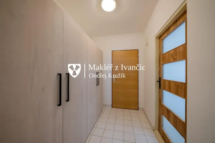 Pronájem bytu 1+kk, Dolní Kounice, Masarykovo náměstí, 35 m2