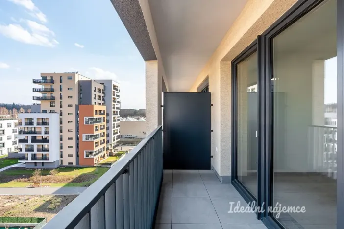 Pronájem bytu 1+kk, Praha - Hloubětín, Poděbradská, 32 m2
