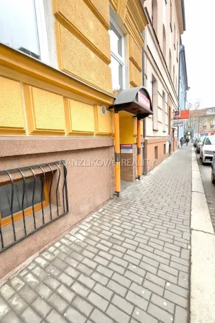 Pronájem obchodního prostoru, České Budějovice, Dvořákova, 80 m2