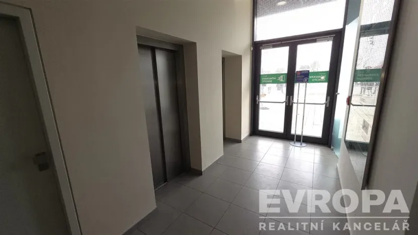 Pronájem kanceláře, Pardubice - Zelené Předměstí, třída Míru, 17 m2