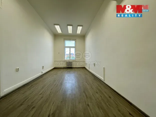 Pronájem obchodního prostoru, Praha - Nové Město, Karlovo náměstí, 95 m2