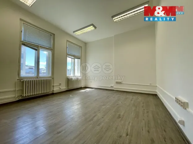 Pronájem obchodního prostoru, Praha - Nové Město, Karlovo náměstí, 95 m2