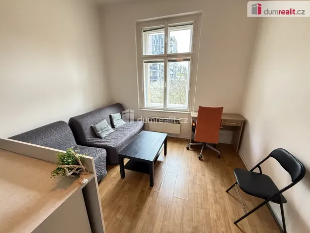 Pronájem bytu 1+kk, Praha - Smíchov, Kmochova, 25 m2