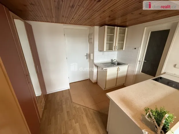 Pronájem bytu 1+kk, Praha - Smíchov, Kmochova, 25 m2