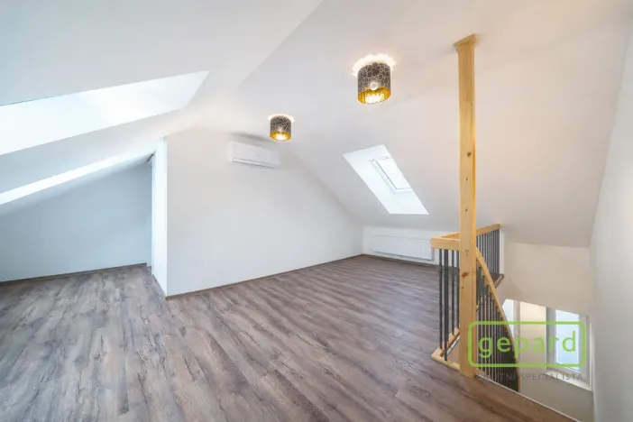 Prodej bytu 3+1, Karlovy Vary, Šumavská, 99 m2