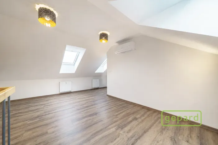 Prodej bytu 3+1, Karlovy Vary, Šumavská, 99 m2