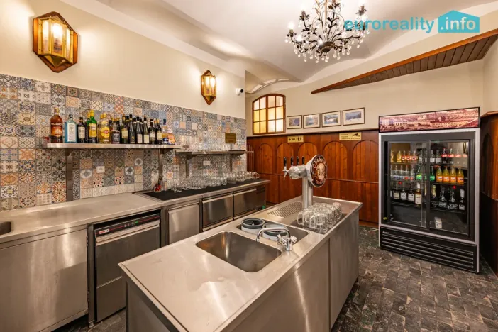 Pronájem restaurace, Mariánské Lázně, Hlavní třída, 120 m2