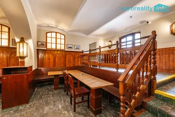 Pronájem restaurace, Mariánské Lázně, Hlavní třída, 120 m2