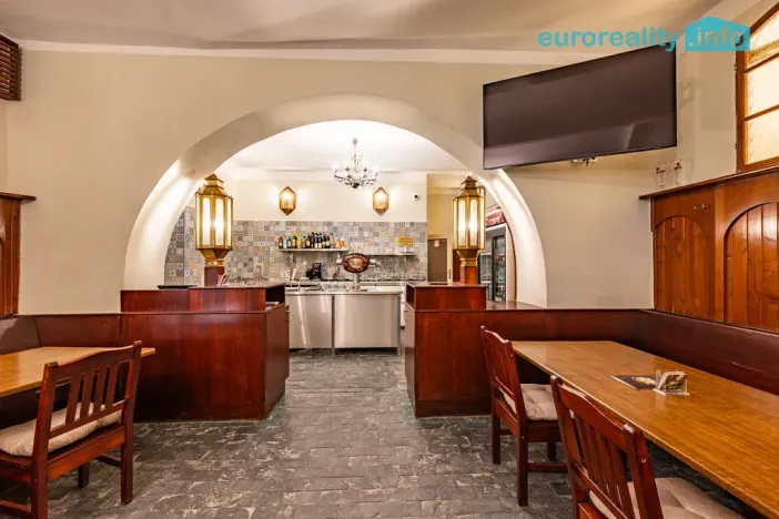 Pronájem restaurace, Mariánské Lázně, Hlavní třída, 120 m2