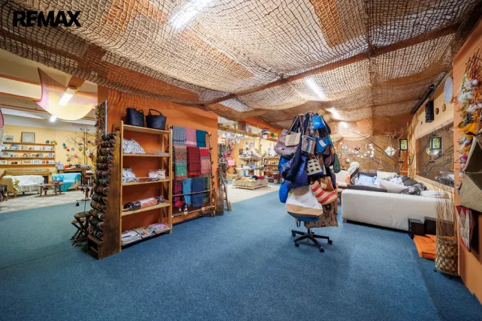 Prodej obchodního prostoru, Karlovy Vary, Jugoslávská, 142 m2